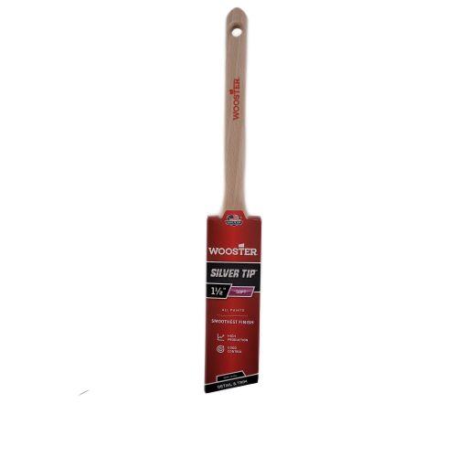 Wooster Silver Tip® Semi Oval Angle Sash Paint Brush 38mm
